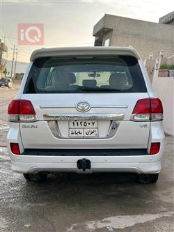 تۆیۆتا لاند کروزەر